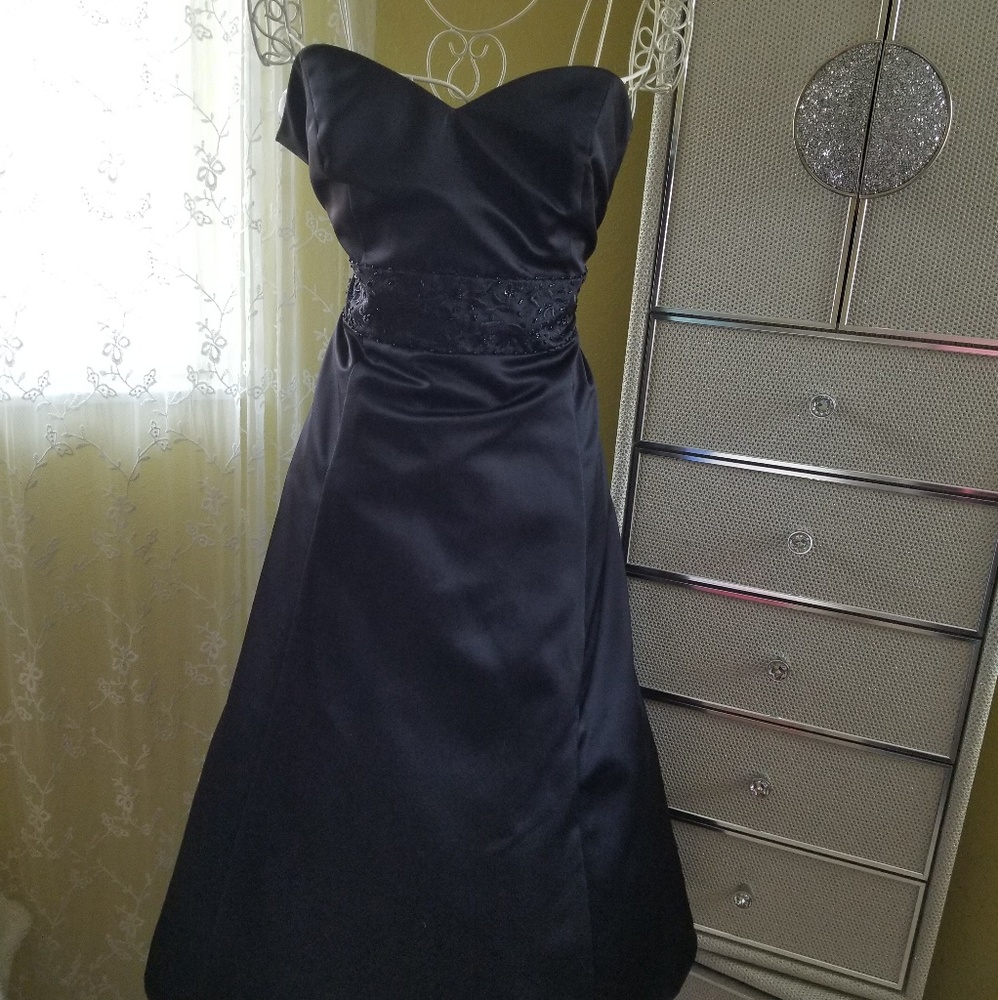 Sz 18 Formal Black Dress Sleeveless